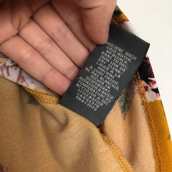 Mustard Yellow with floral design Suzy Shier size medium shirt mustard - Picture 8 of 9